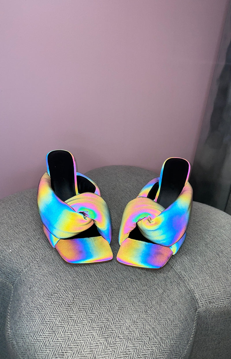 Reflector puffer light me up heel